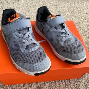 Kids Nike shoes 👟